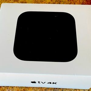 Apple TV, remote, charging cable 33GB 4K, MQD22LL/A Model A1842